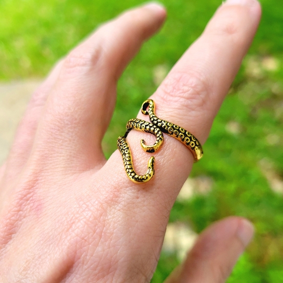 Octopus Tentacle Gold Ring Adjustable Band One Size Fits All - Picture 4 of 9